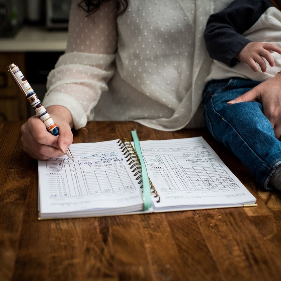 BEST baby Daily Log Book by The Everyday Mother